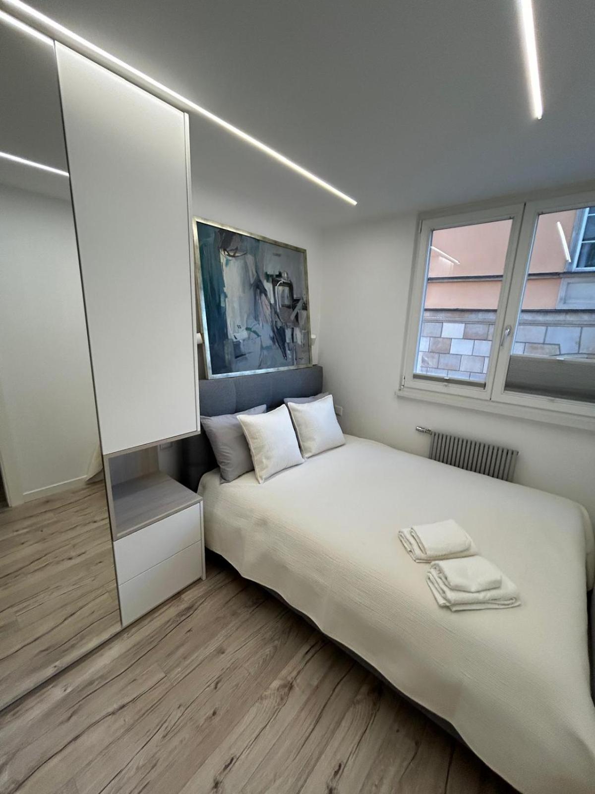 Old Town - Trebacka Apartment Варшава Екстер'єр фото