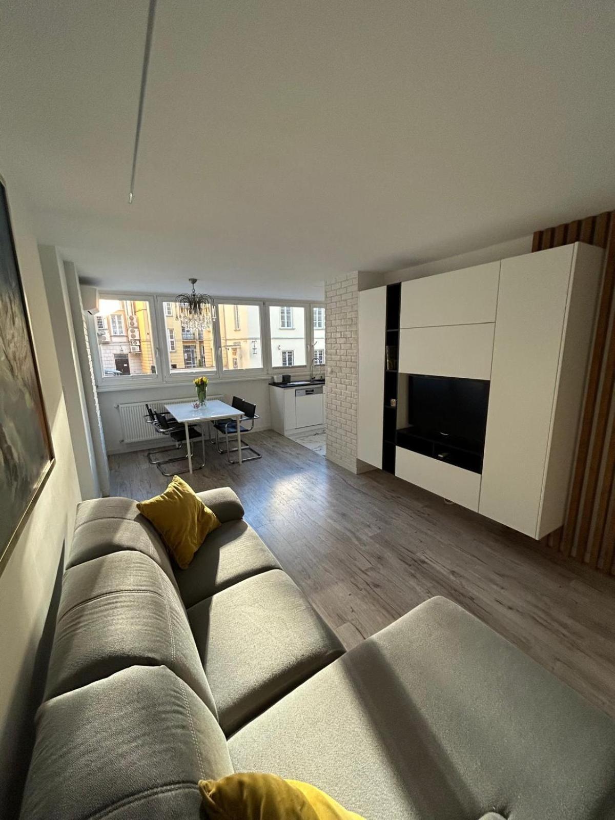 Old Town - Trebacka Apartment Варшава Екстер'єр фото