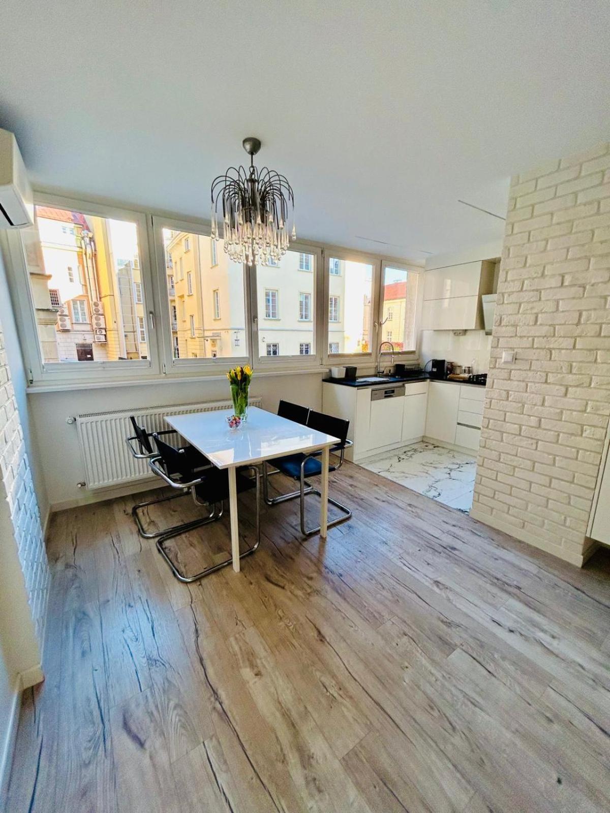 Old Town - Trebacka Apartment Варшава Екстер'єр фото